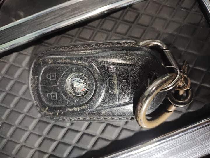 Фото 9 - Buick GL8 ES