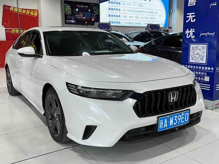 Фото 3 - Honda Inspire