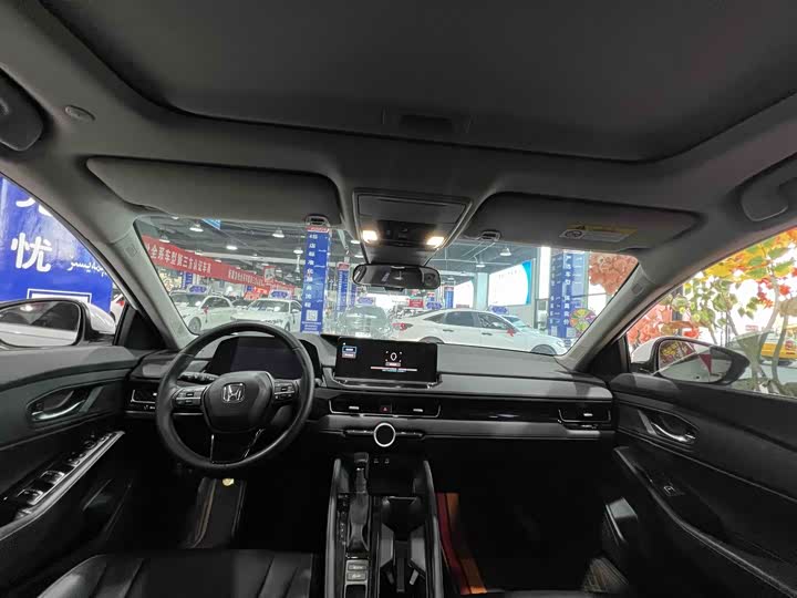 Фото 5 - Honda Inspire