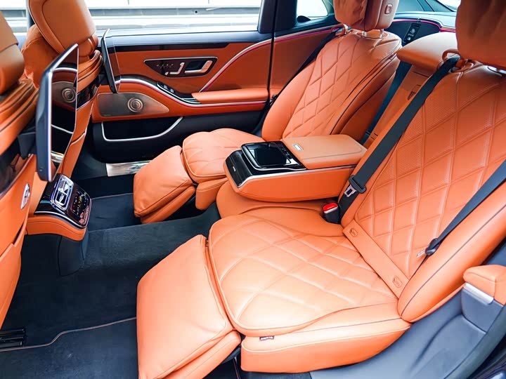 Фото 11 - Mercedes-Benz Maybach S-Class