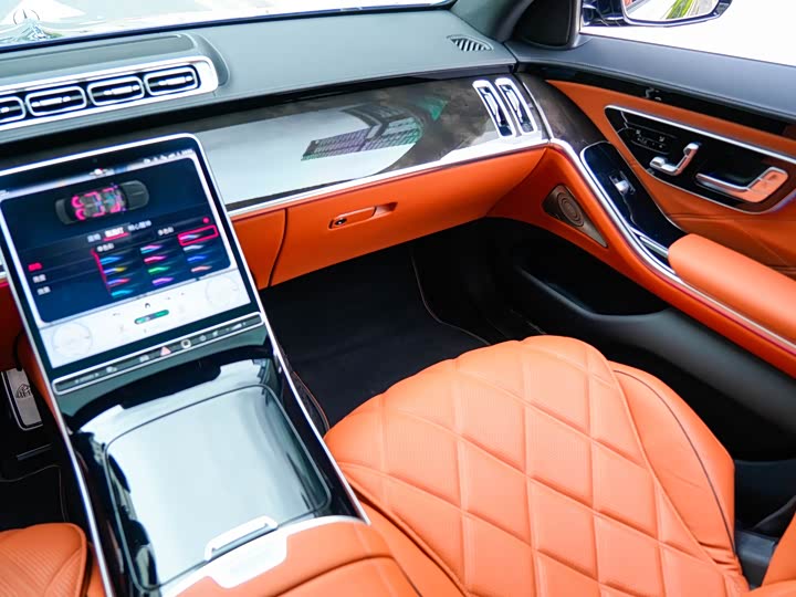 Фото 16 - Mercedes-Benz Maybach S-Class