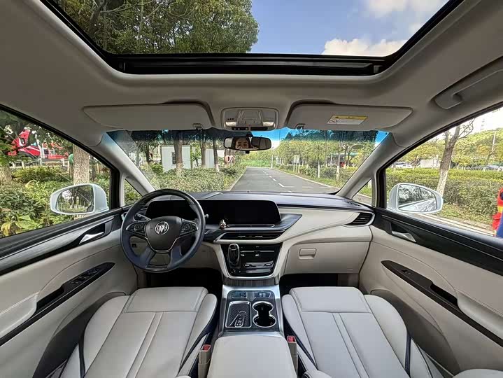 Фото 19 - Buick GL8 ES