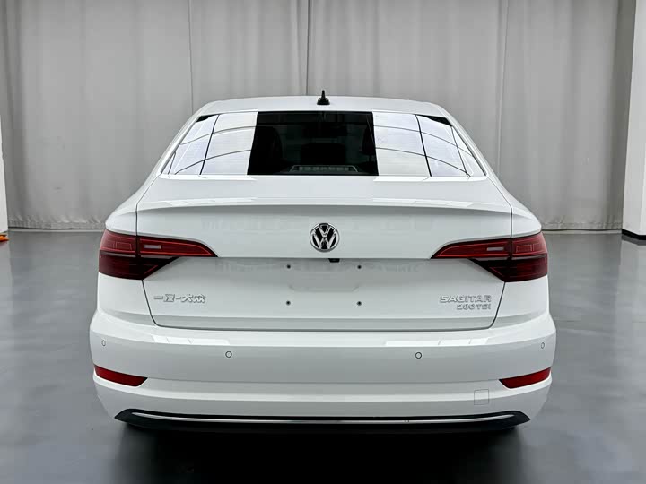 Фото 12 - Volkswagen Sagitar L