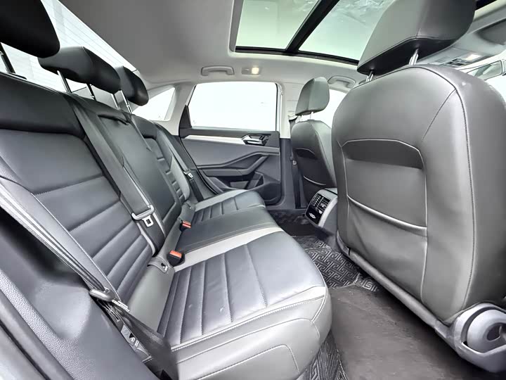 Фото 8 - Volkswagen Sagitar L