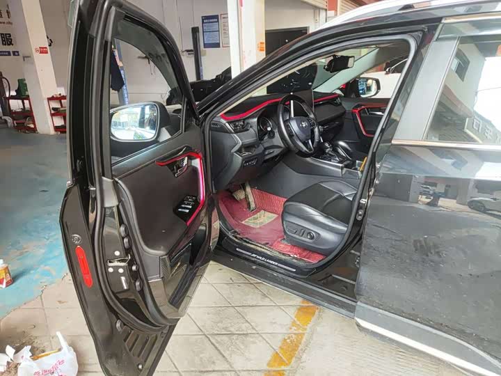 Фото 9 - Toyota Wildlander