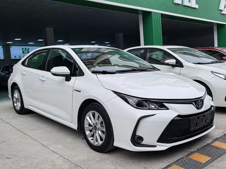 Фото 3 - Toyota Corolla