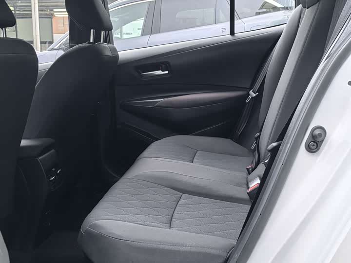 Фото 8 - Toyota Corolla