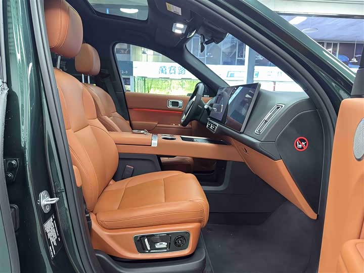 Фото 10 - LiXiang L8