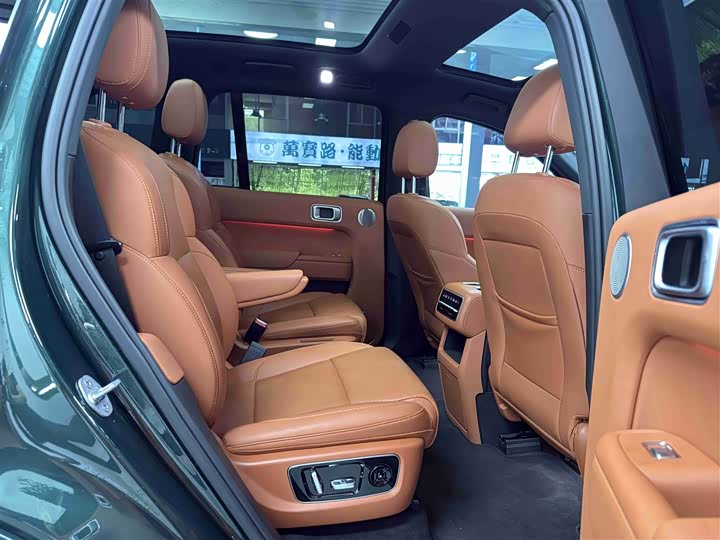 Фото 12 - LiXiang L8