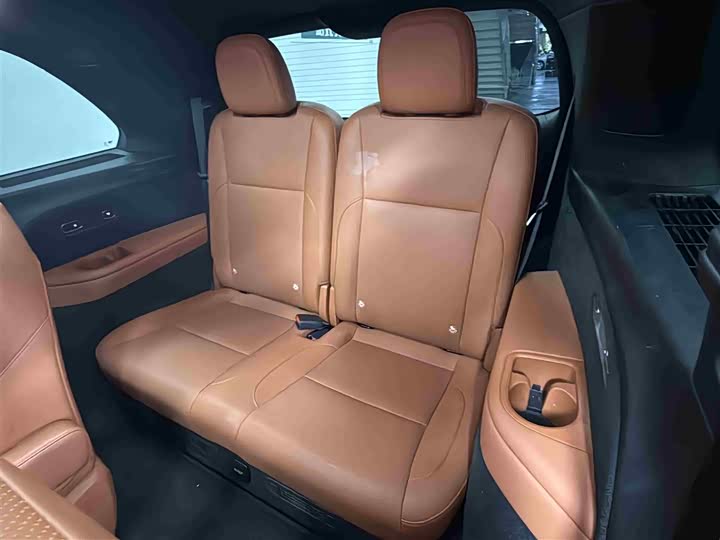 Фото 13 - LiXiang L8