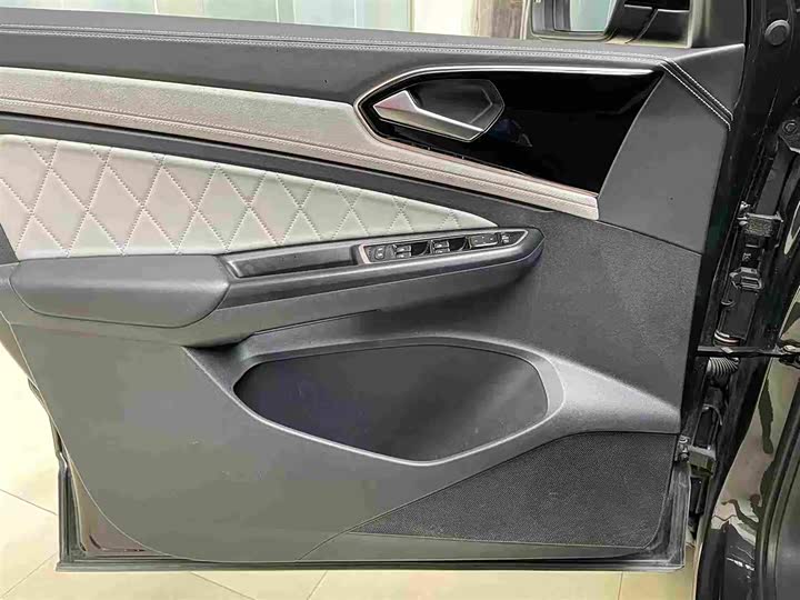 Фото 15 - Jetta VS7