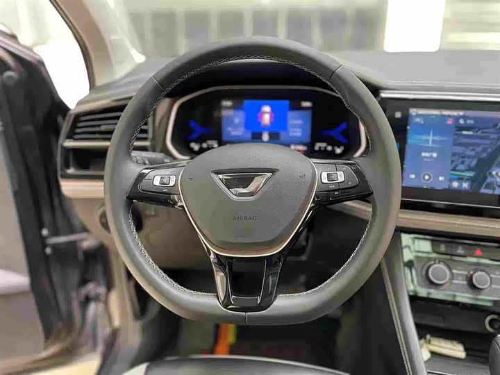 Фото 20 - Jetta VS7