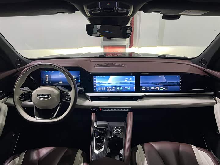 Фото 14 - Geely Monjaro