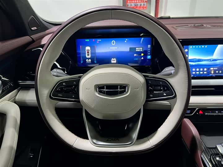 Фото 17 - Geely Monjaro