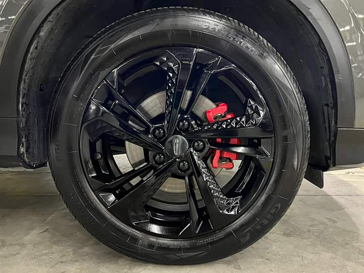 Фото 20 - Geely Coolray