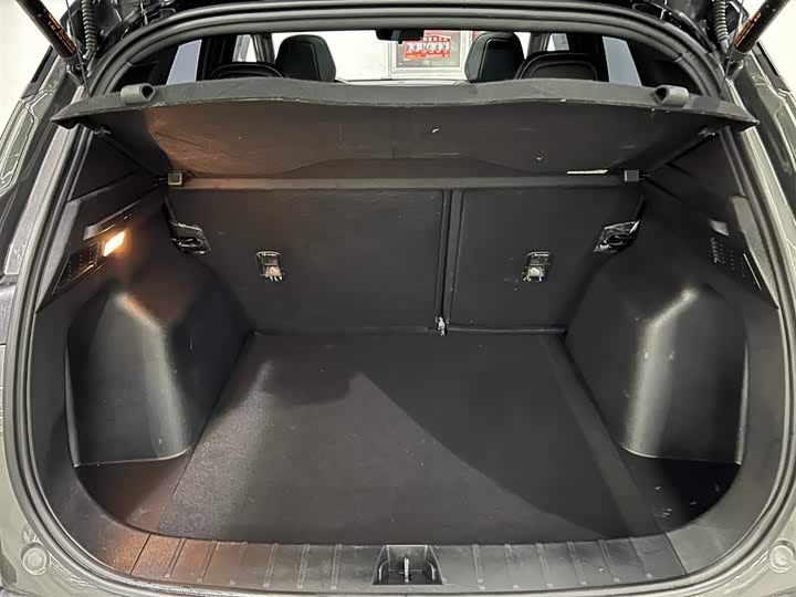 Фото 7 - Geely Coolray