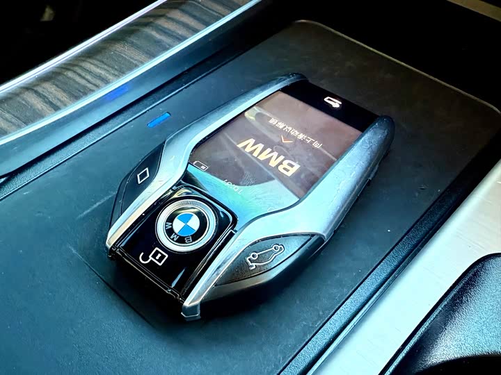 Фото 18 - BMW X5