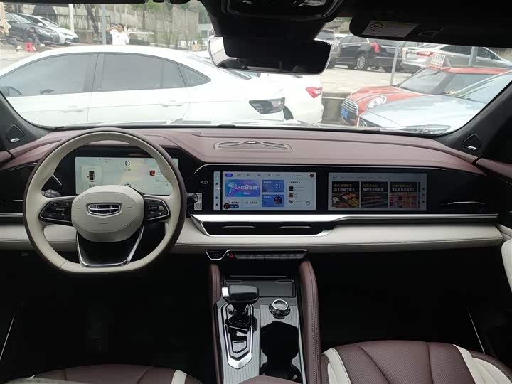 Фото 10 - Geely Monjaro