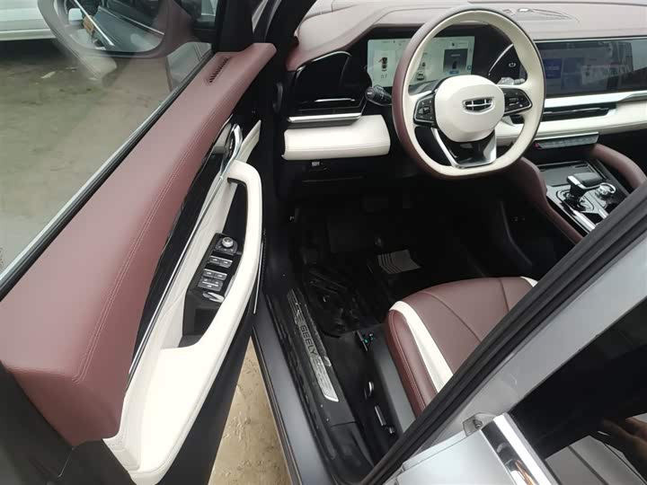 Фото 16 - Geely Monjaro