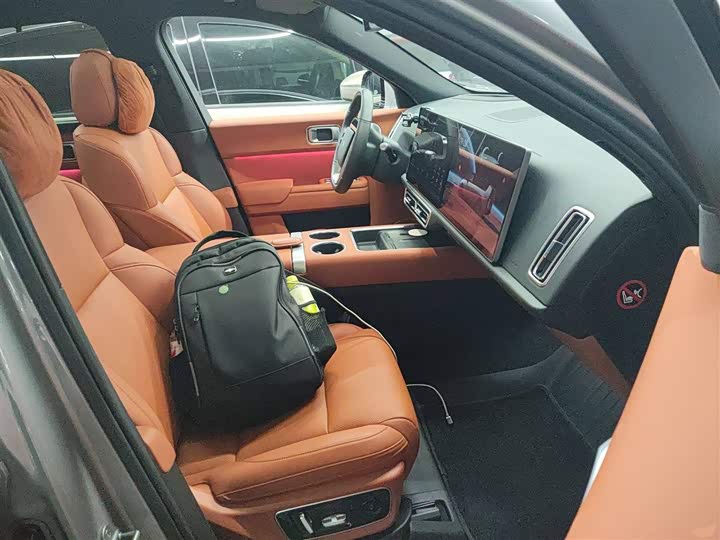 Фото 11 - LiXiang L7