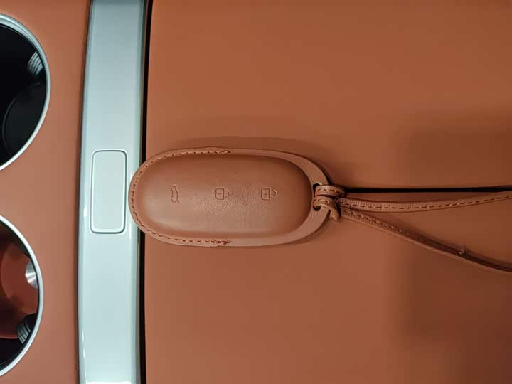 Фото 12 - LiXiang L7