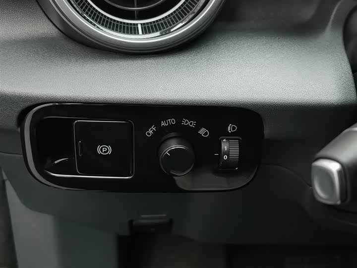 Фото 21 - BAIC Arcfox Kaola S