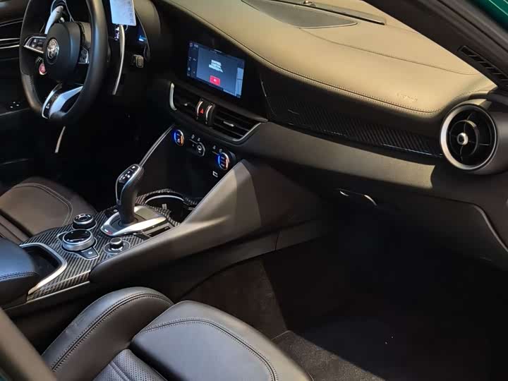 Фото 6 - Alfa Romeo Giulia