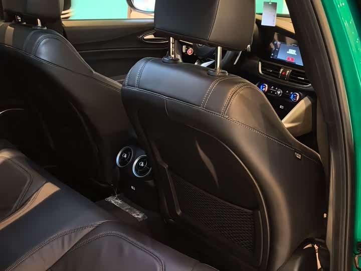 Фото 7 - Alfa Romeo Giulia