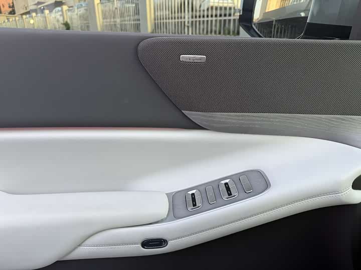 Фото 10 - XPeng X9