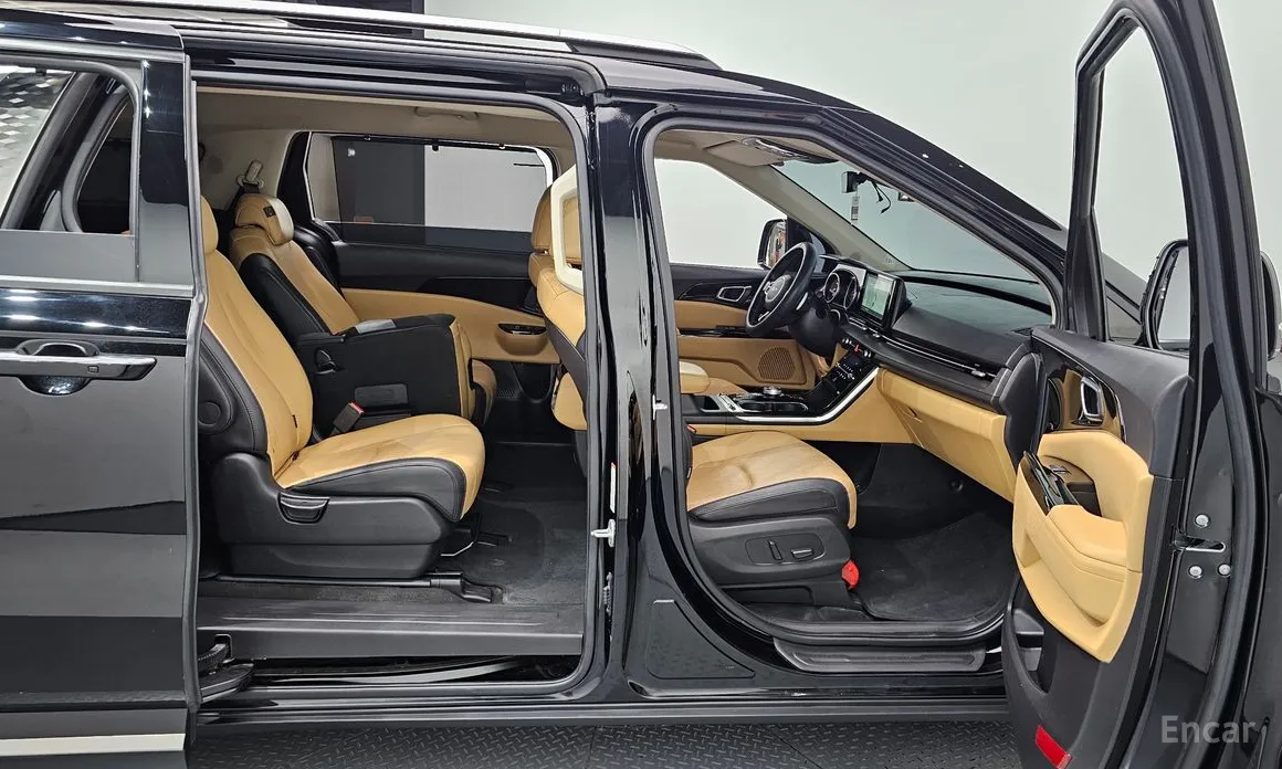 Фото 17 - Kia Carnival