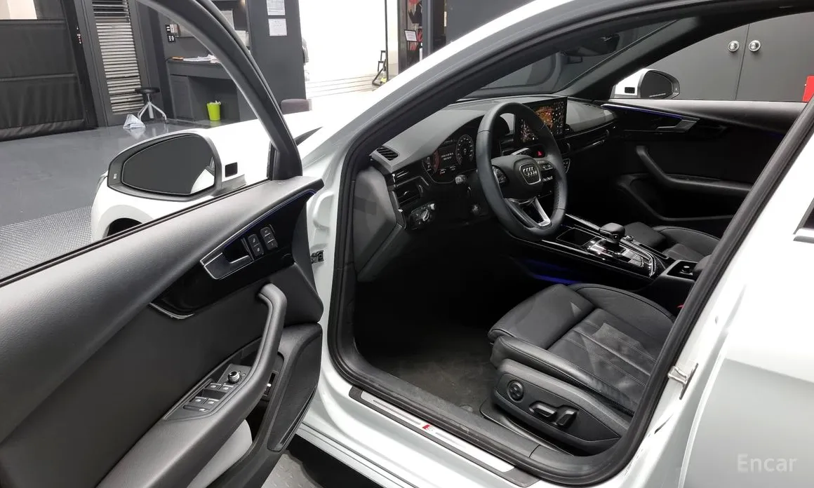 Фото 10 - Audi A4