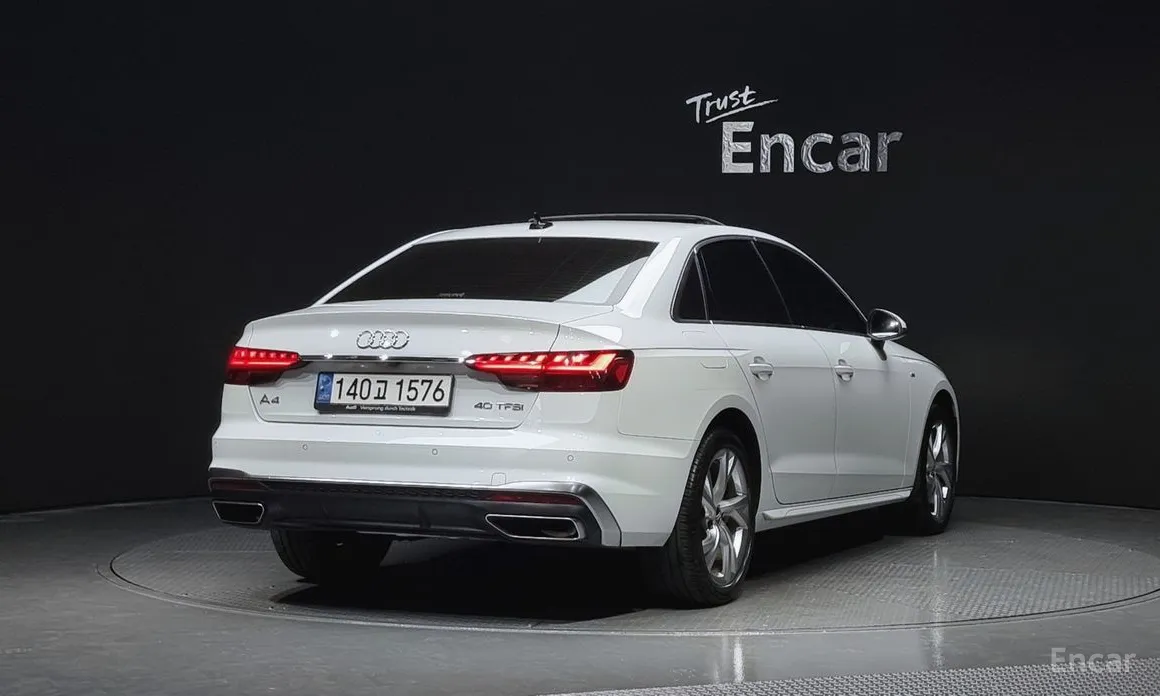 Фото 2 - Audi A4