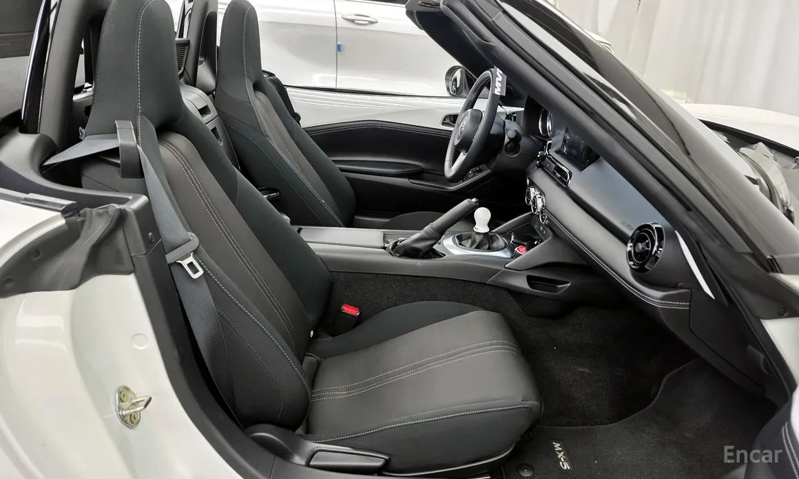 Фото 11 - Mazda MX-5 Miata