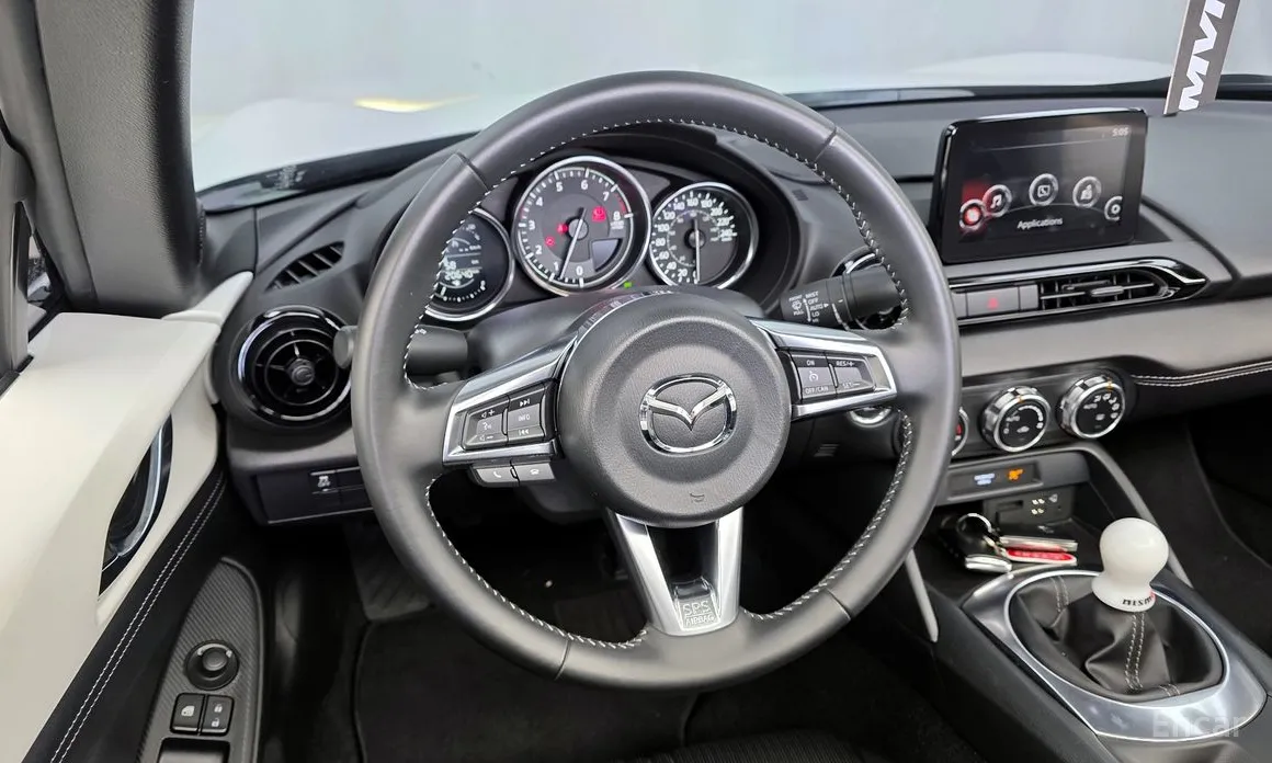 Фото 12 - Mazda MX-5 Miata