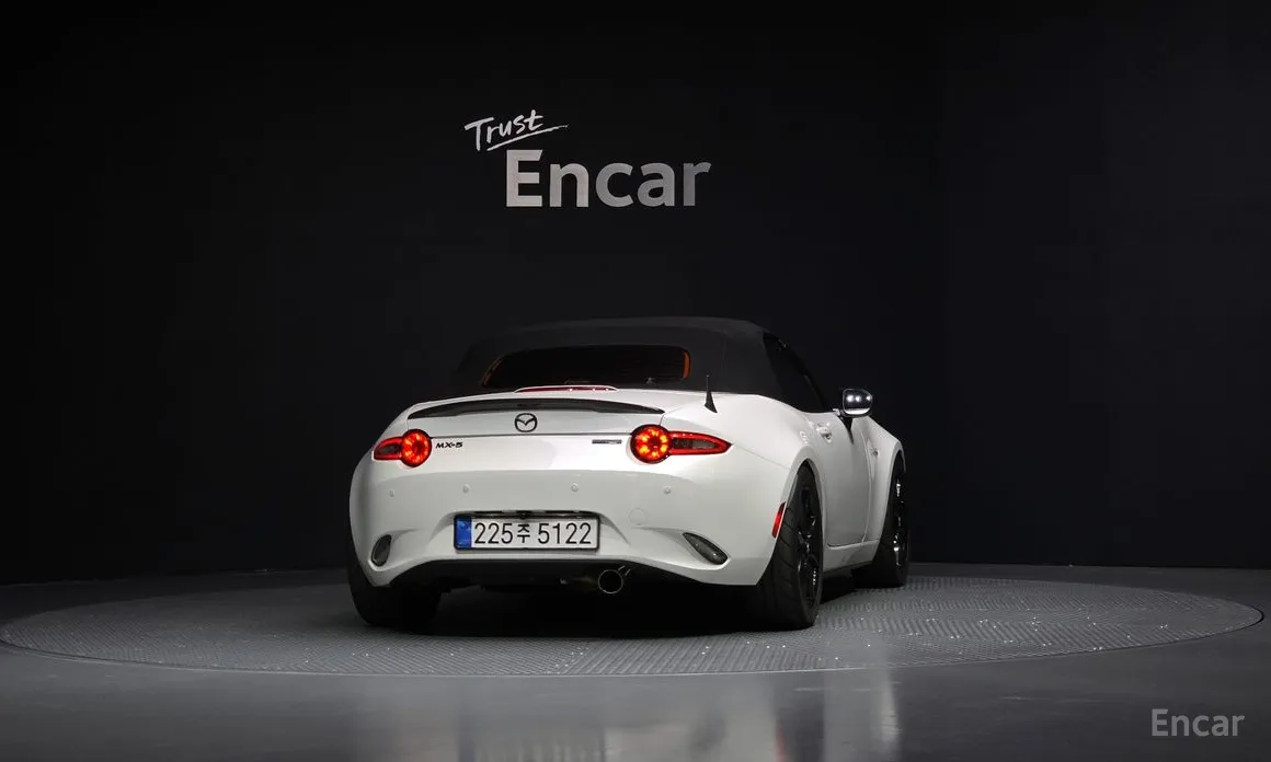 Фото 4 - Mazda MX-5 Miata