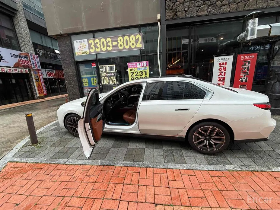 Фото 2 - BMW 7 Series