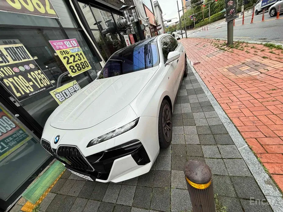 Фото 3 - BMW 7 Series