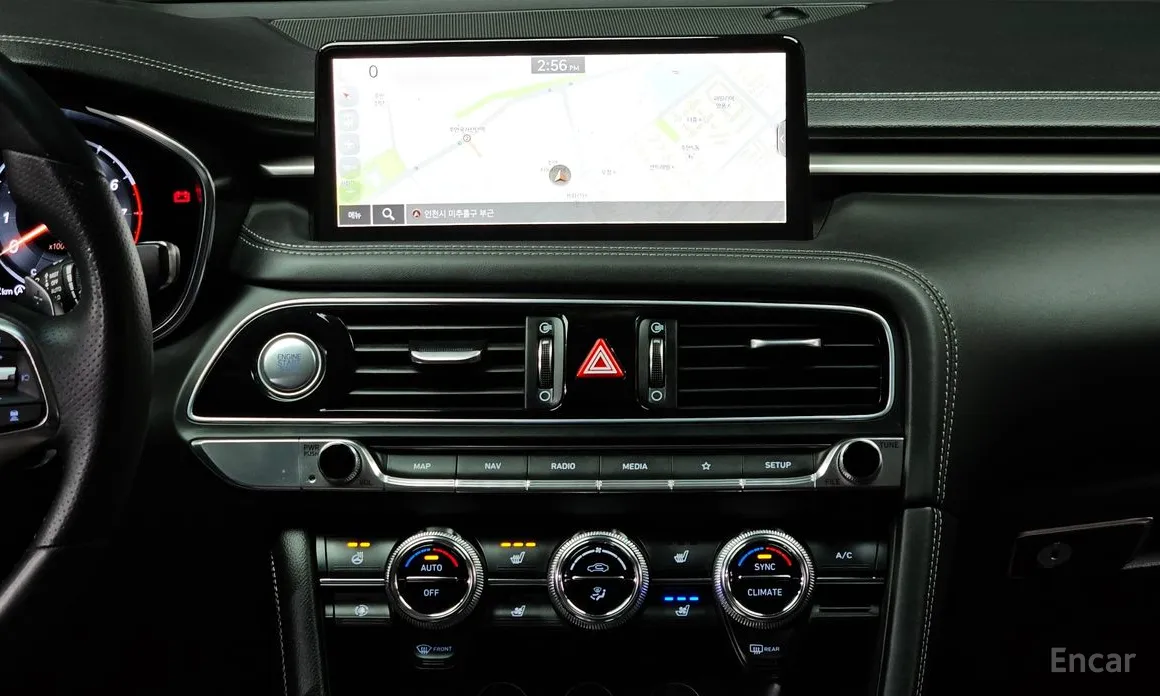 Фото 14 - Genesis G70