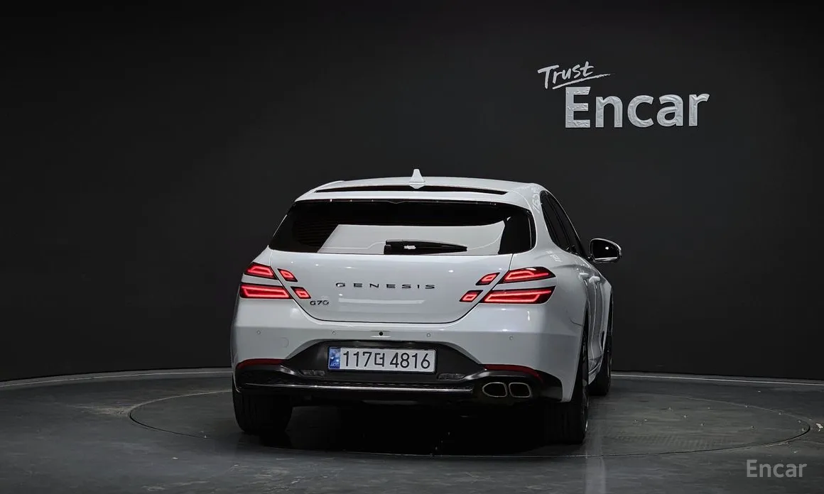 Фото 4 - Genesis G70