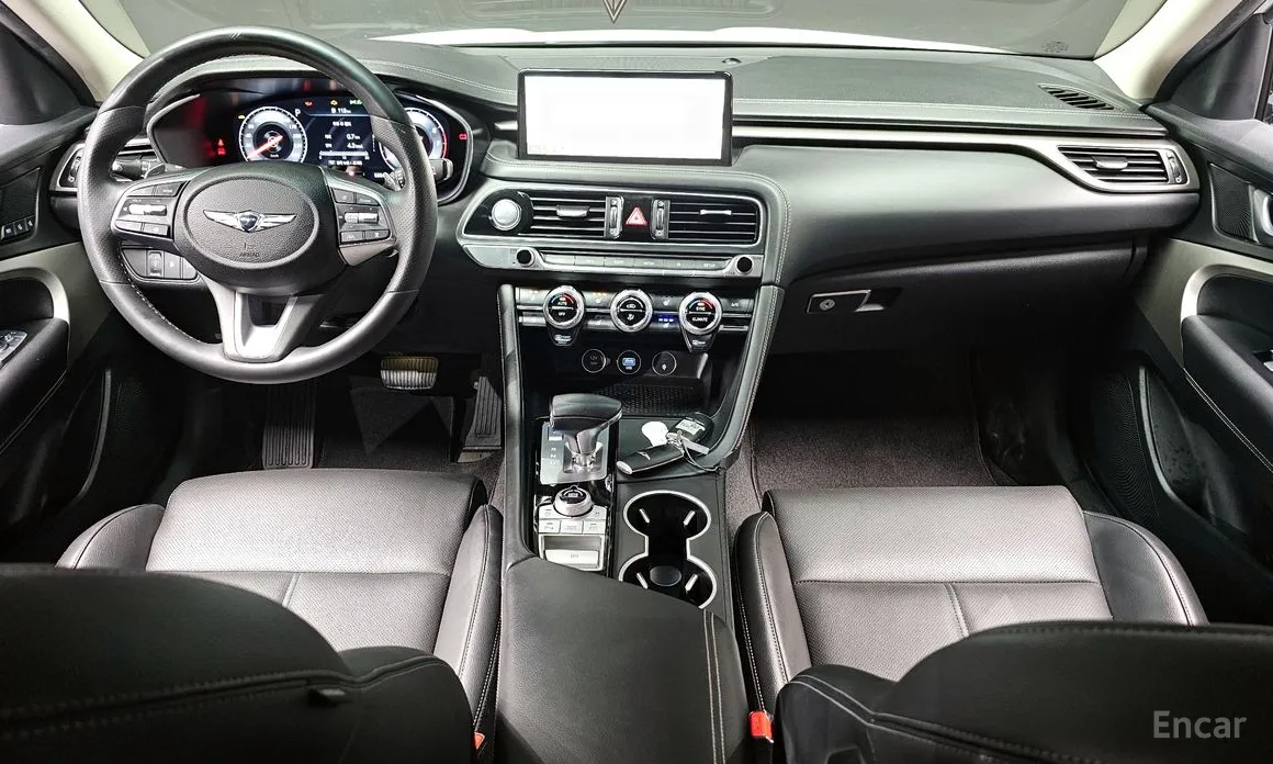 Фото 7 - Genesis G70