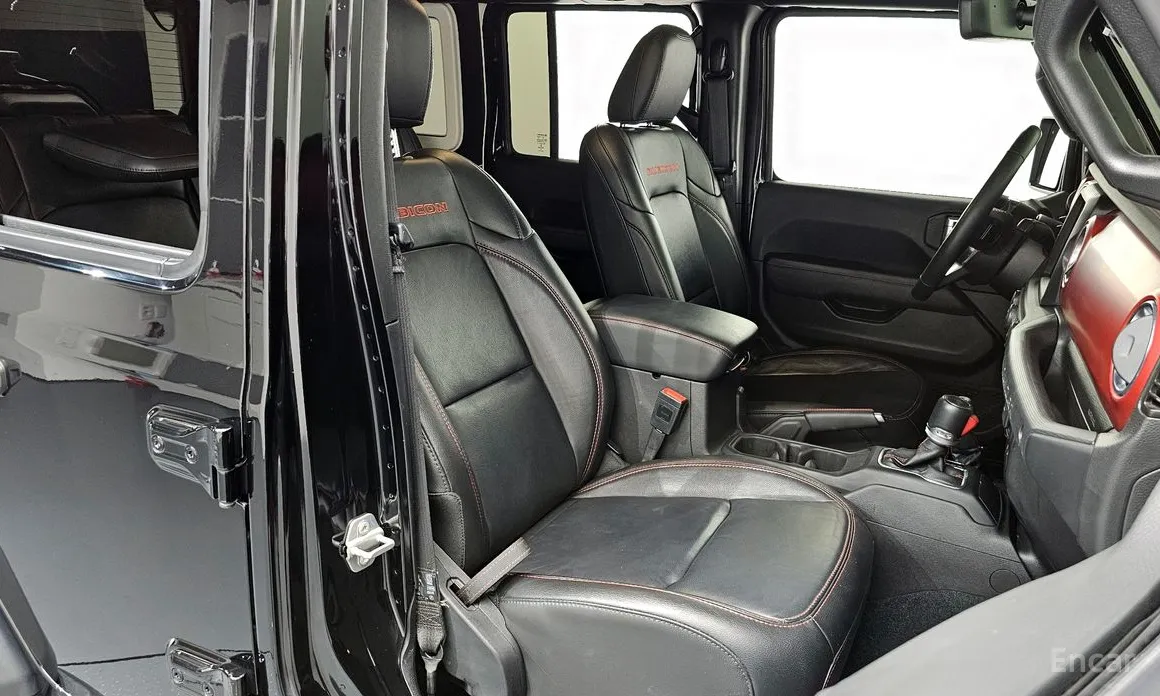 Фото 10 - Jeep Wrangler