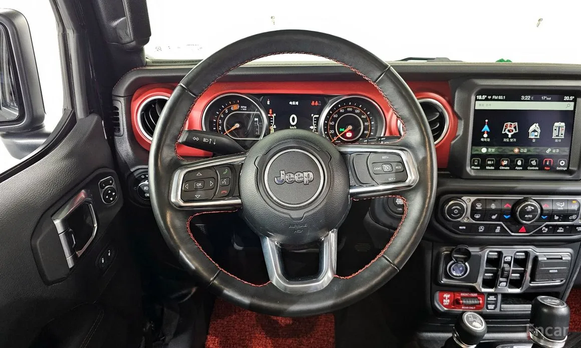 Фото 13 - Jeep Wrangler