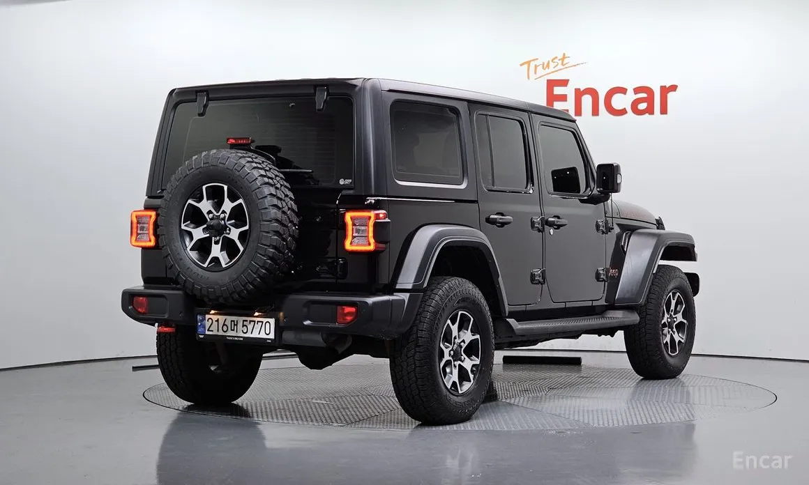 Фото 2 - Jeep Wrangler