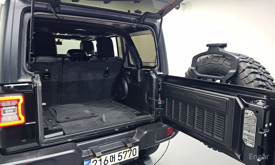 Фото 20 - Jeep Wrangler