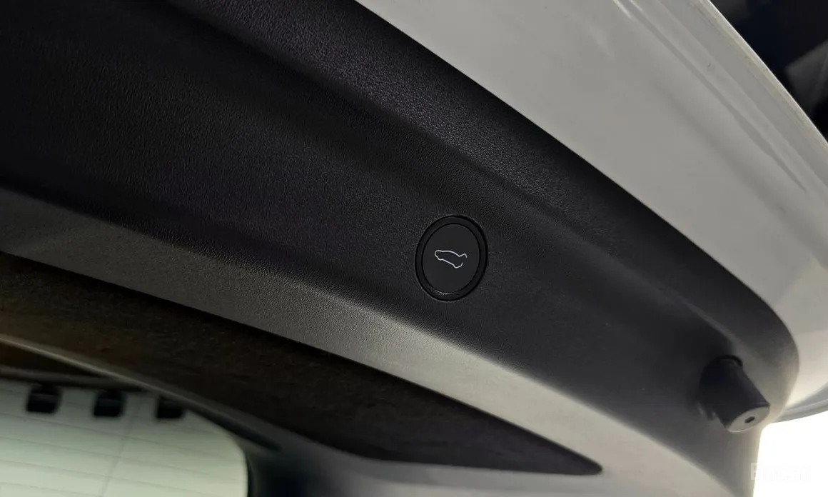 Фото 14 - Tesla Model Y