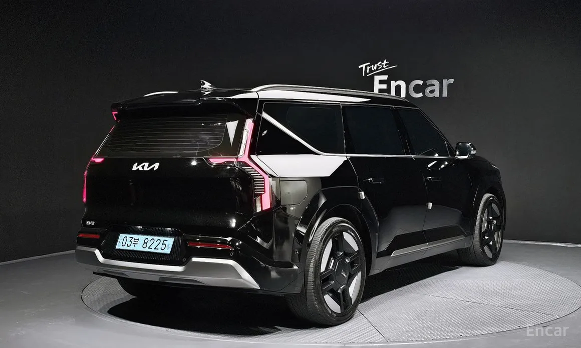 Фото 2 - Kia EV9