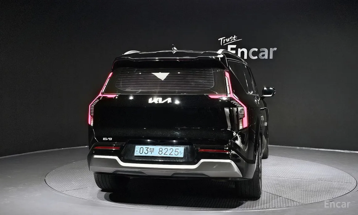 Фото 4 - Kia EV9