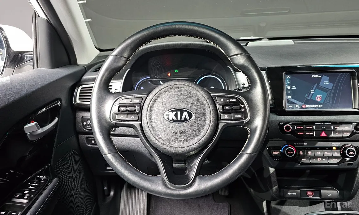 Фото 17 - Kia Niro
