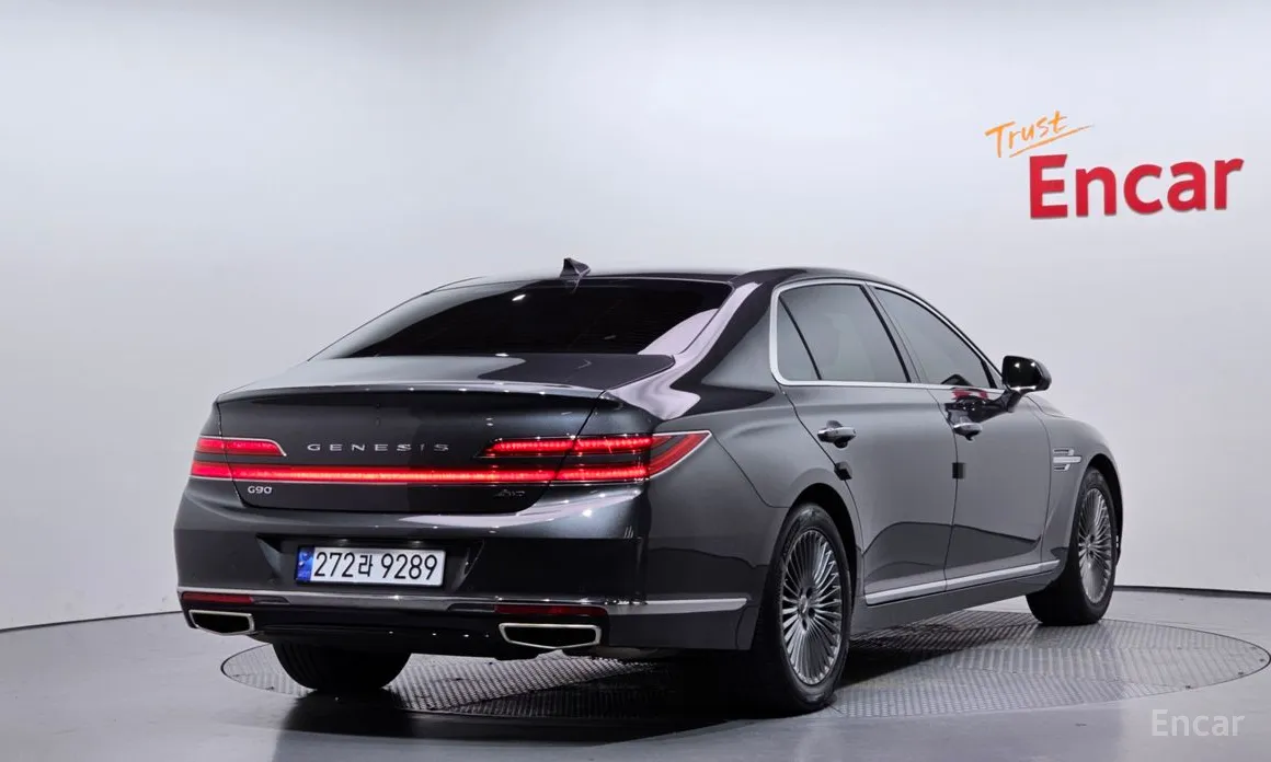 Фото 2 - Genesis G90