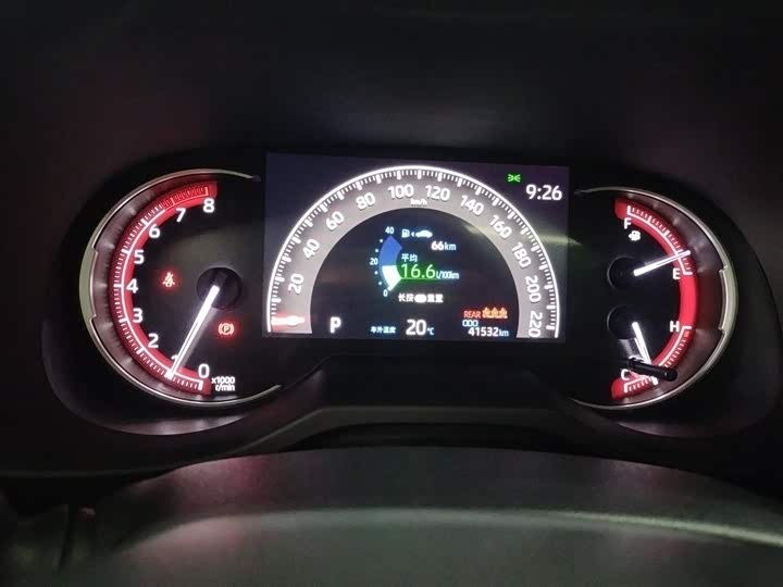 Фото 12 - Toyota RAV4